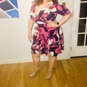 Floral Short Sleeved Midi Dress: 1x